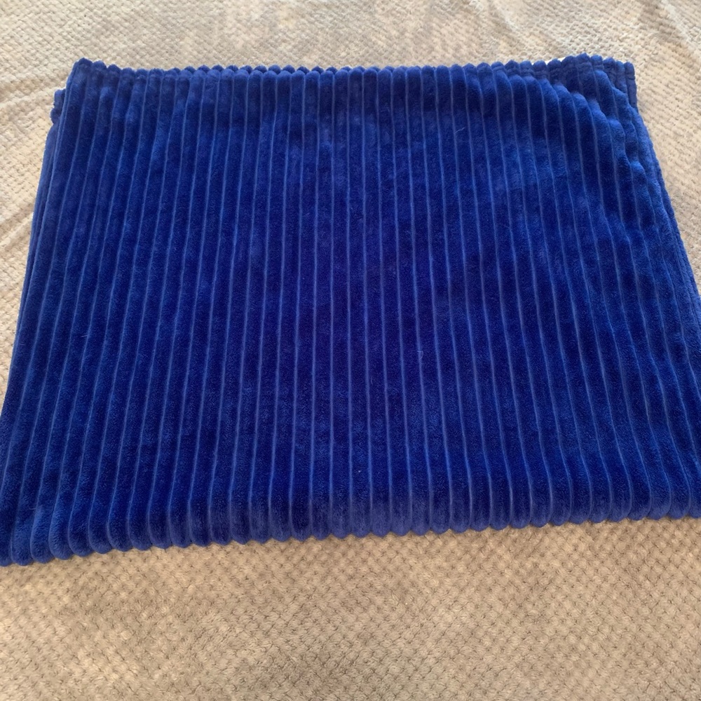 NEW SUPER SOFT SANCTUARY BLANKET